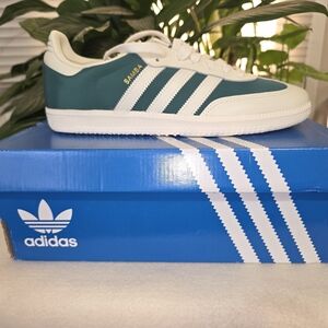 🌟🌟Adidas Mens Samba Green and White Sneakers🌟🌟